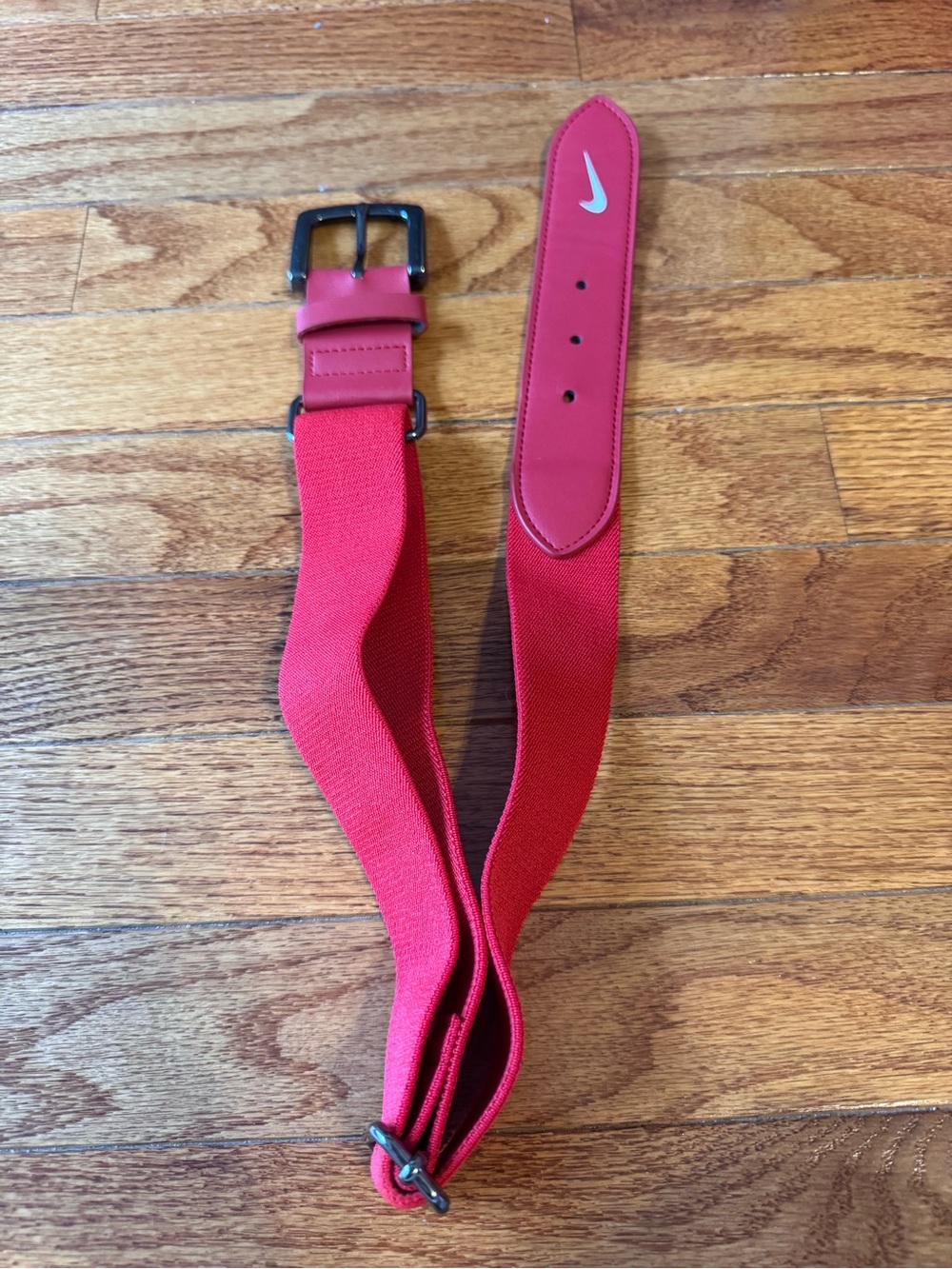 Nike Kids Softball Red Elastic Stretch Belt with Swoosh Accent